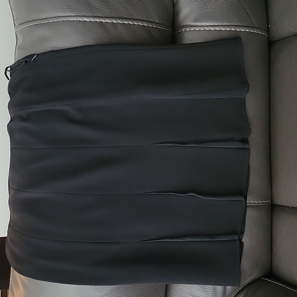 Black skirt - Picture 3 of 4